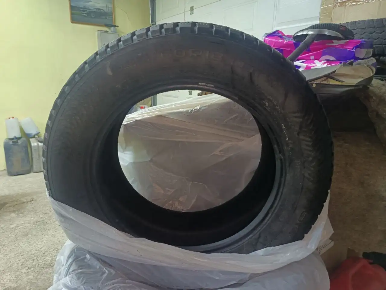 Продам комплект шипованной зимней резины 245/60/18 109 TXL - Шины и диски (Авто) в Иркутск