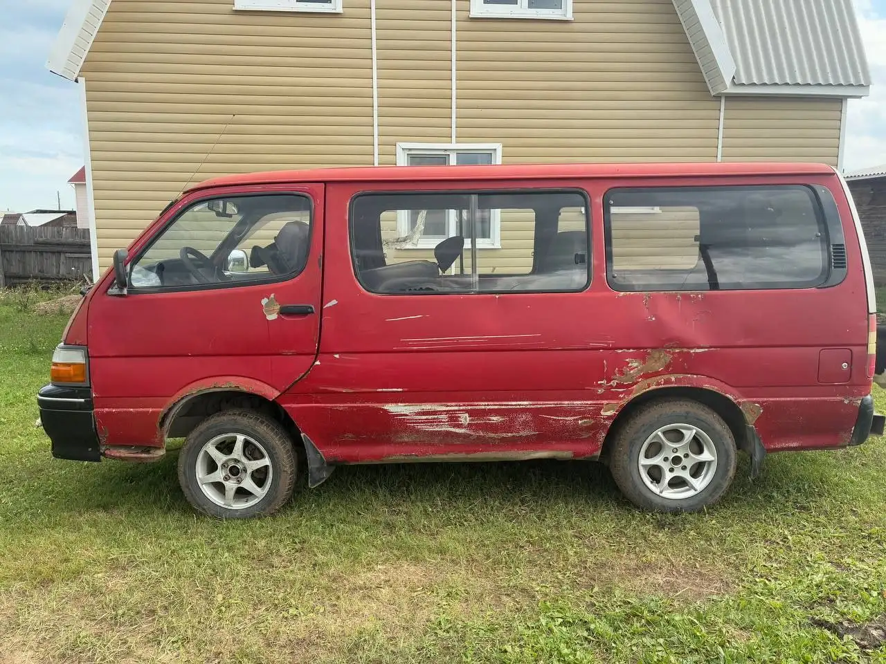 Продам Тойота хайс с документами категории Б - Минивэны и микроавтобусы (Авто) в Усть-Ордынский