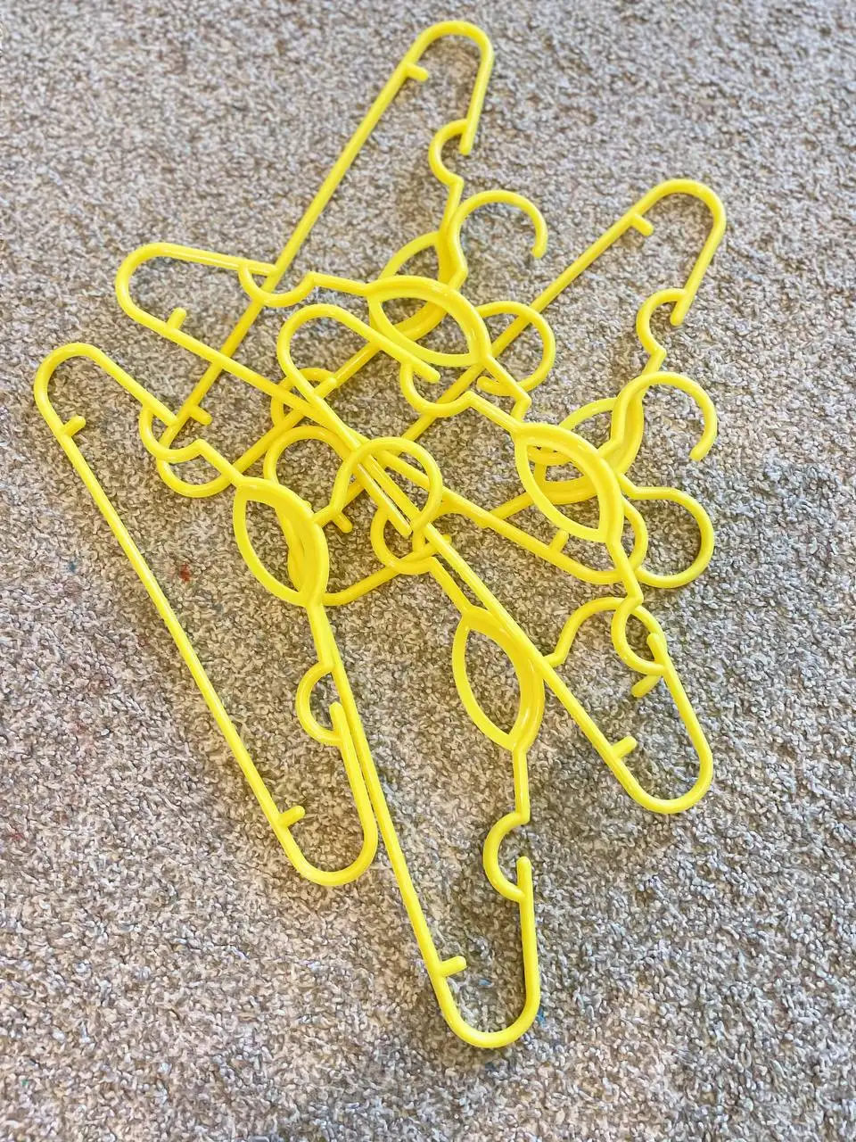 Продам скатерть и детские плечики - Барахолка в Иркутск