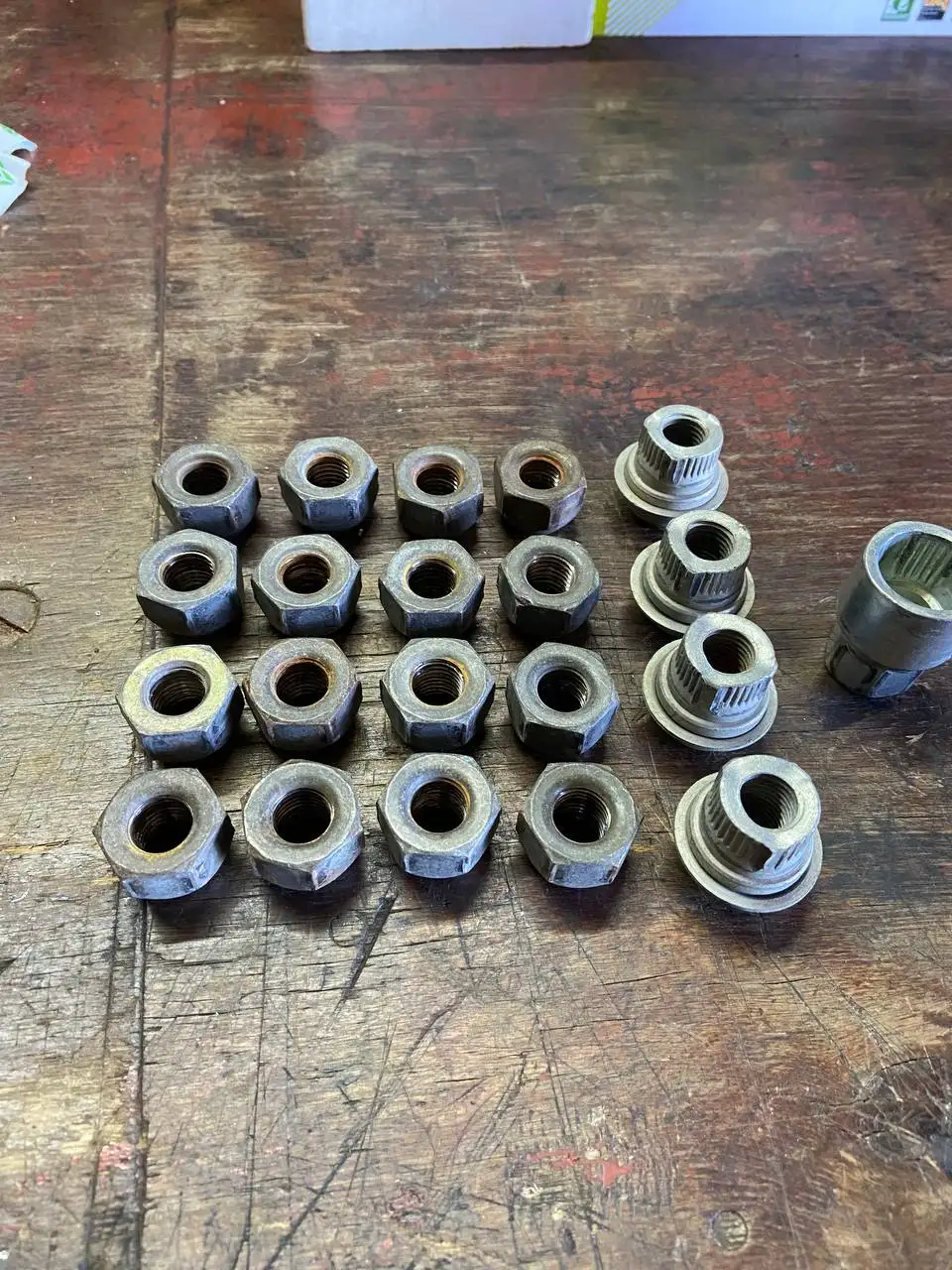 Продам гайки с секретками М12*1,5 - Запчасти в Иркутск