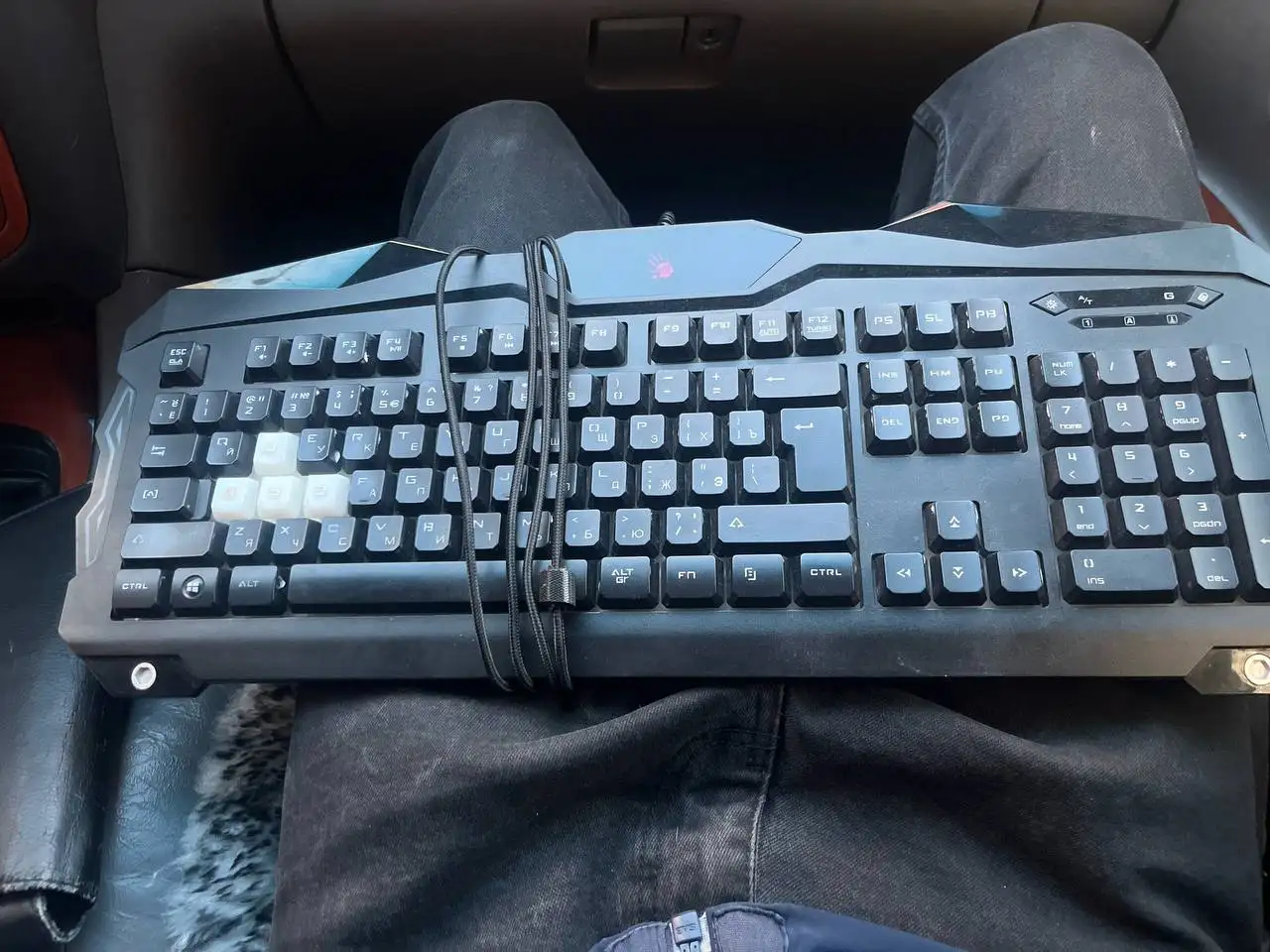 Клавиатура в хорошем состоянии - Компьютерная периферия (Электроника) в Иркутск