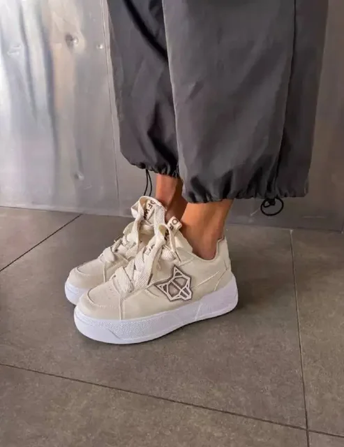 Женская обувь: кеды и ботинки Челси - Куртки в Иркутск