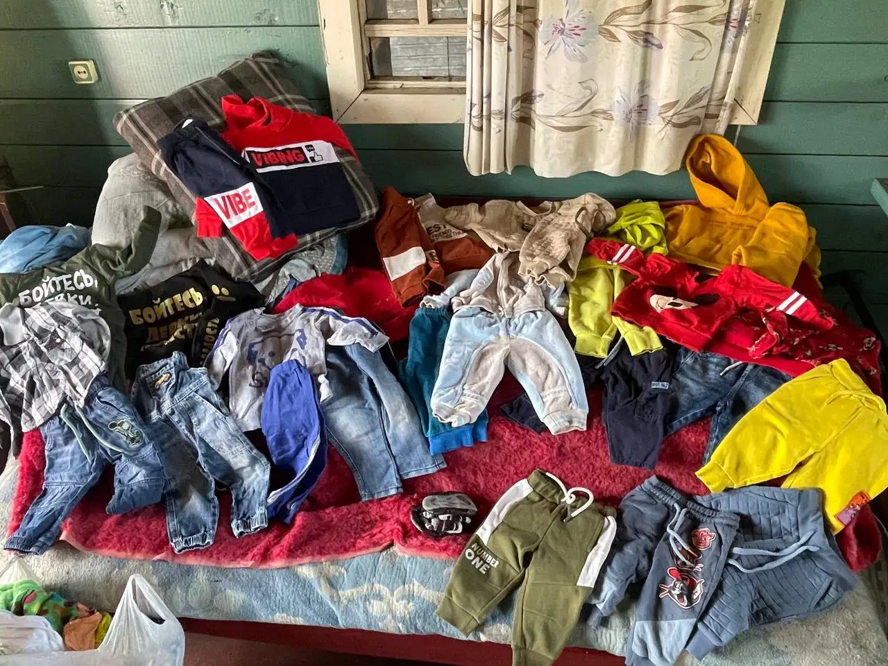Полный гардероб для мальчика с обувью - Одежда и обувь (Товары для детей) в Иркутск