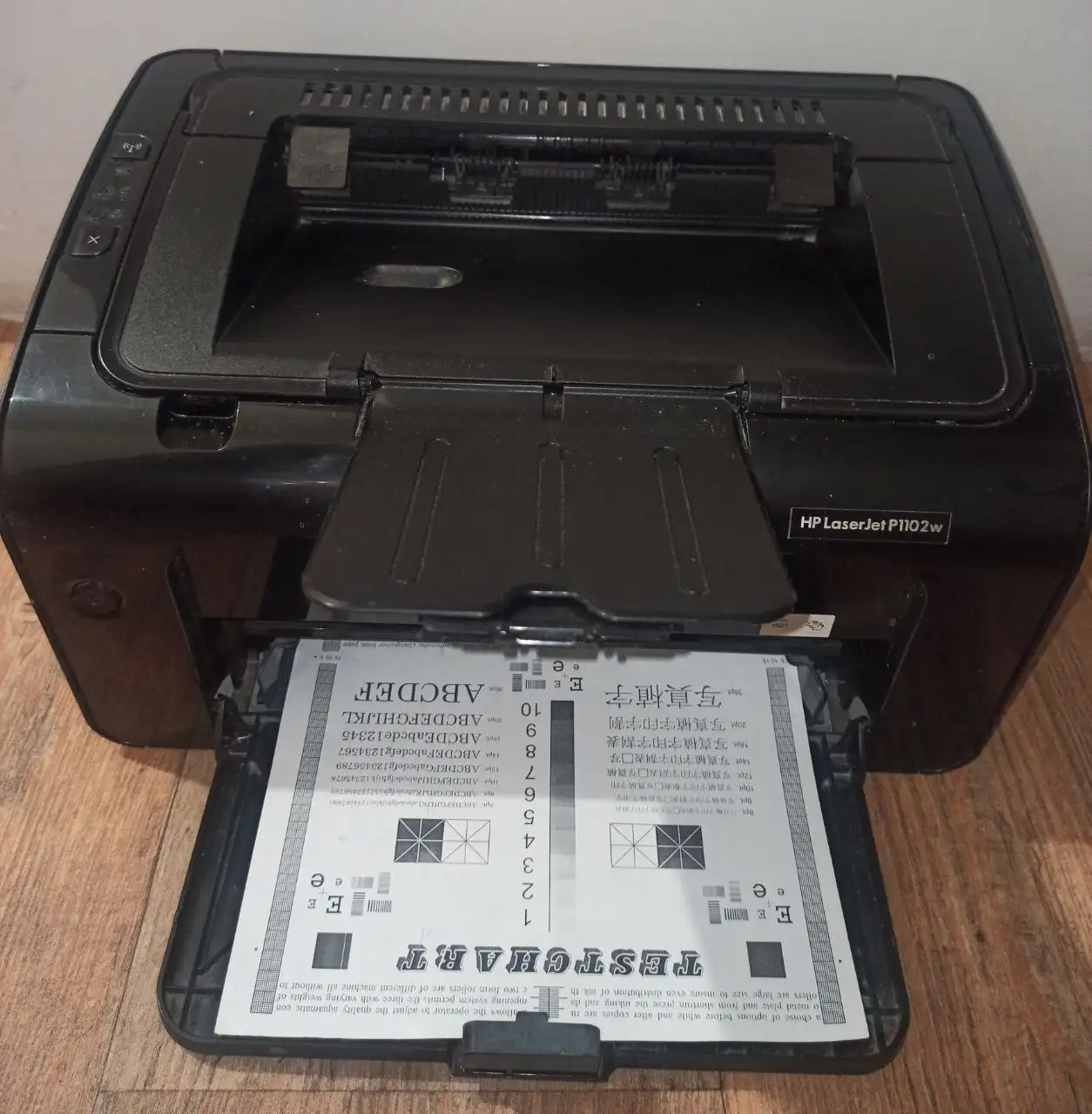 Лазерный принтер HP LaserJet P1102w с Wi-Fi - Оргтехника (Электроника) в Иркутск