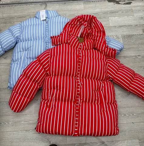 Продам куртку красного цвета, размер М - Корсеты в Иркутск