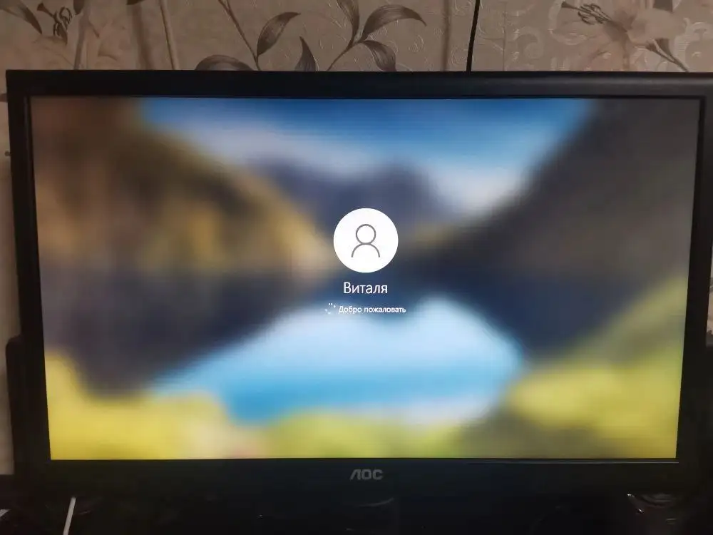 Продам монитор с угловым столом - Электроника в Иркутск