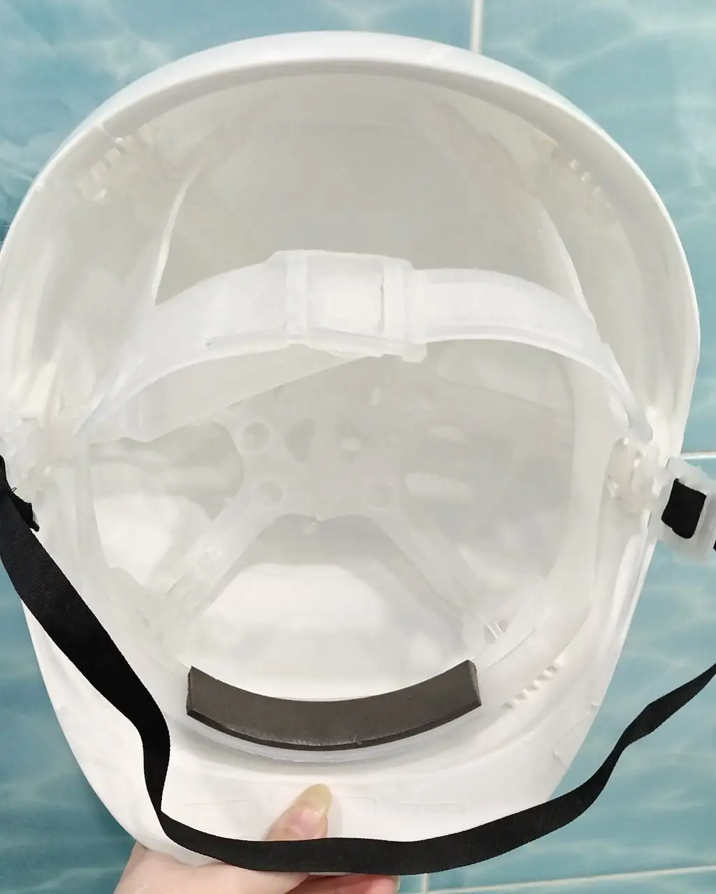 Продажа защитной каски для строительных работ - Строительное оборудование (Барахолка) в Иркутск