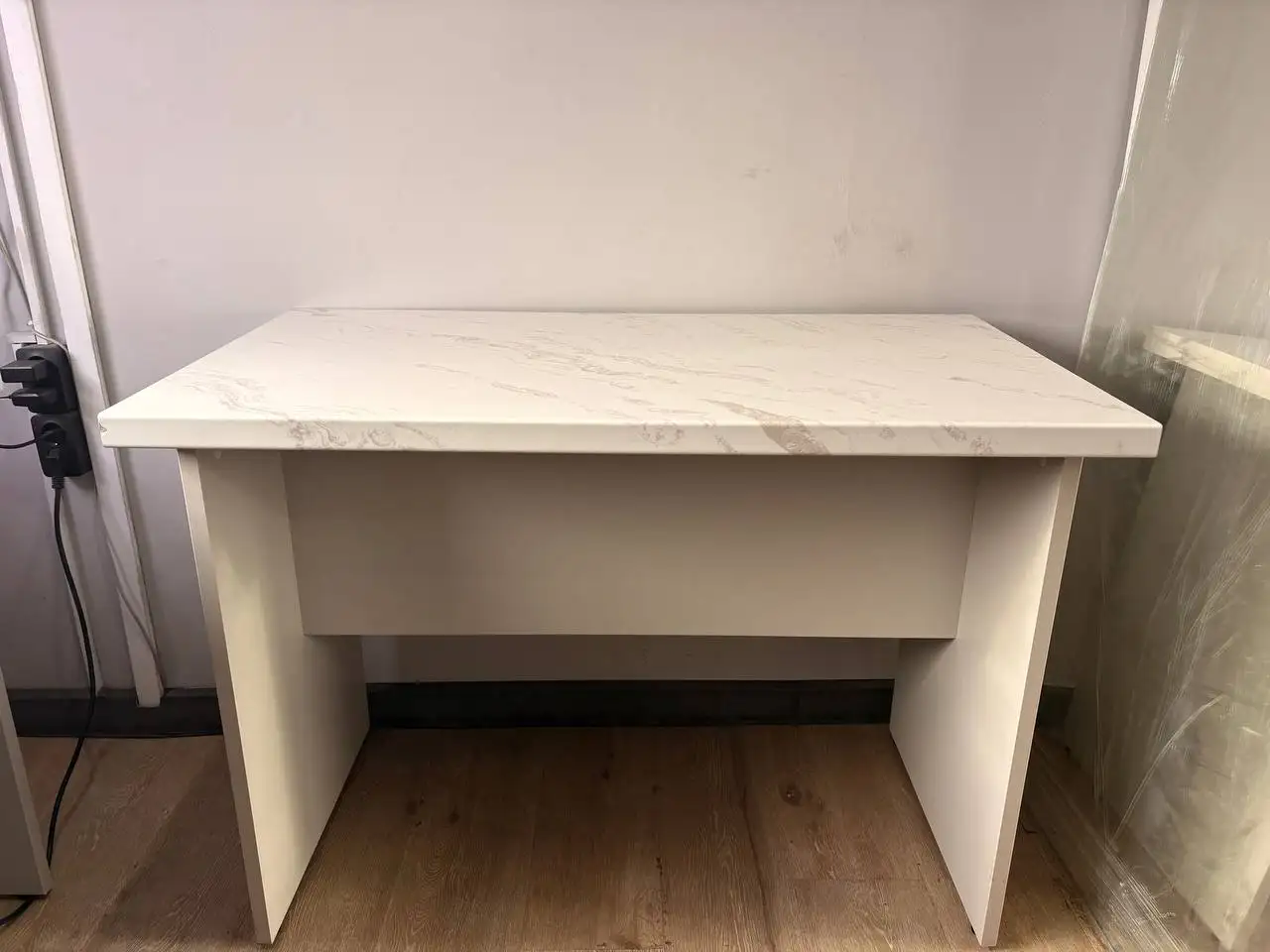 Продажа двух столов - Мебель (Для дома и дачи) в Иркутск