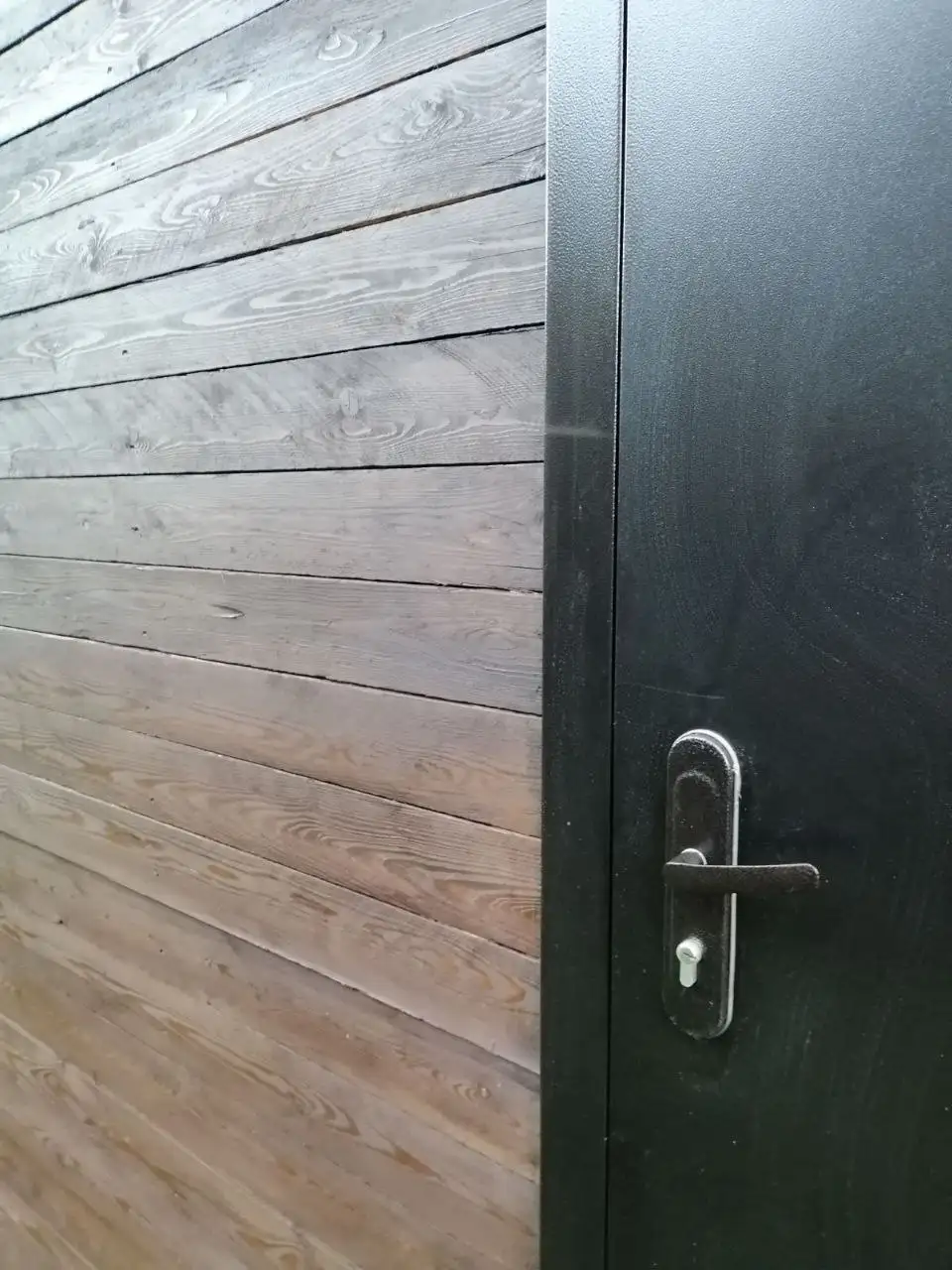 Продаётся зимний дом-вагон 2,4*6 метров - Недвижимость в Иркутск