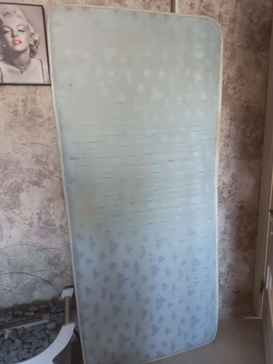 Продам б/у матрас в Ново-Ленино - Мебель (Для дома и дачи) в Иркутск