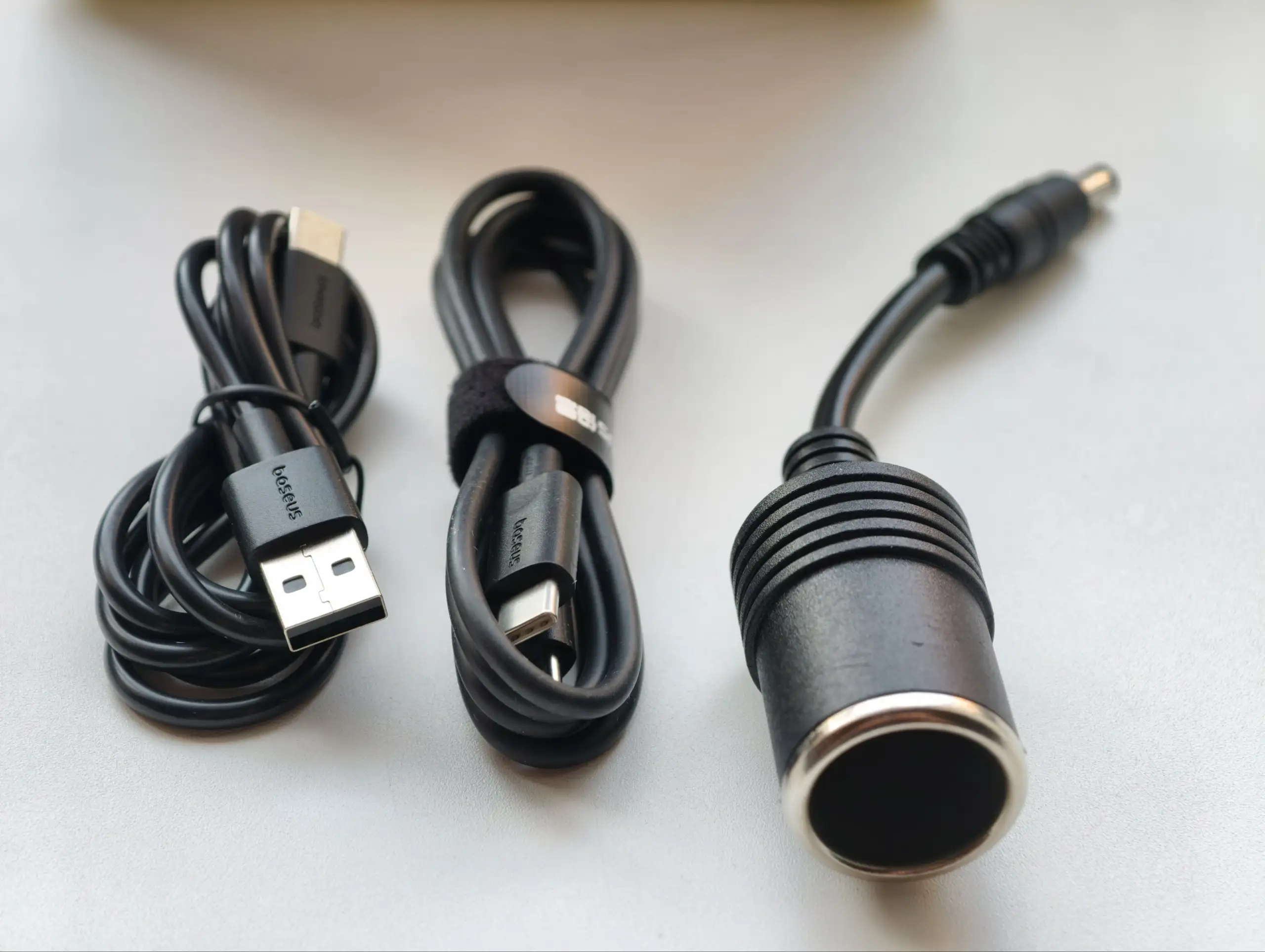 Продам новый пуско-зарядное устройство Baseus для автомобиля - Аксессуары и оборудование (Авто) в Иркутск