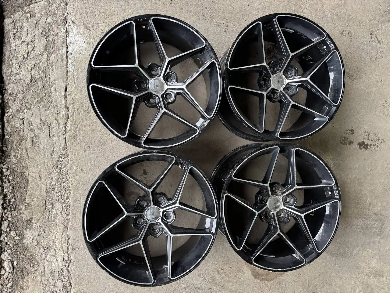 Комплект литых дисков HRE R19 - Запчасти (Авто) в Иркутск