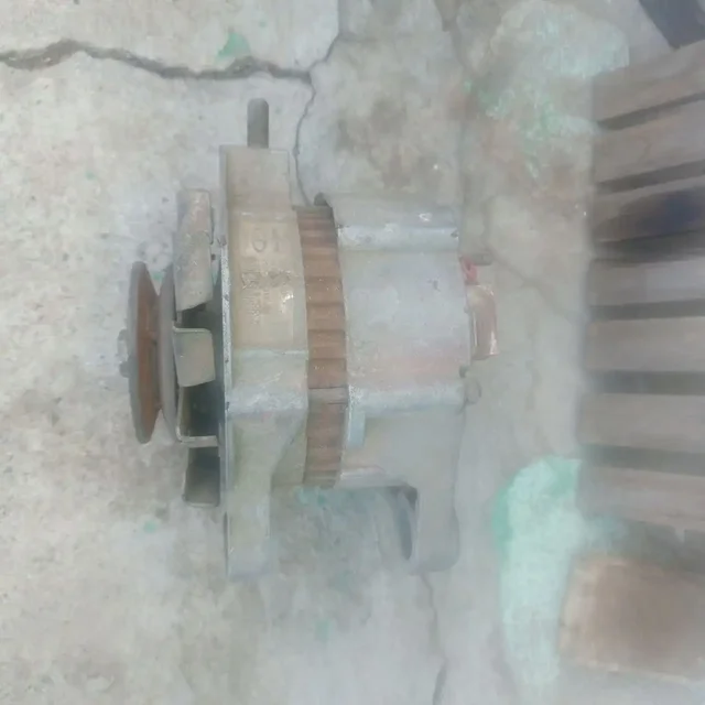 Продажа запчастей для авто: генератор, топливные насосы, тормозные колодки, зеркало - Амортизаторы в Иркутск