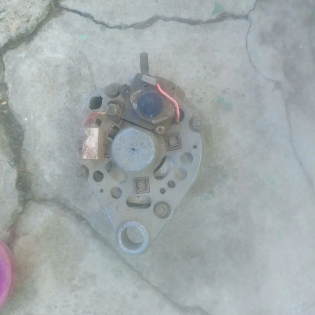 Продажа запчастей для авто: генератор, топливные насосы, тормозные колодки, зеркало - Автозапчасти (Запчасти) в Иркутск