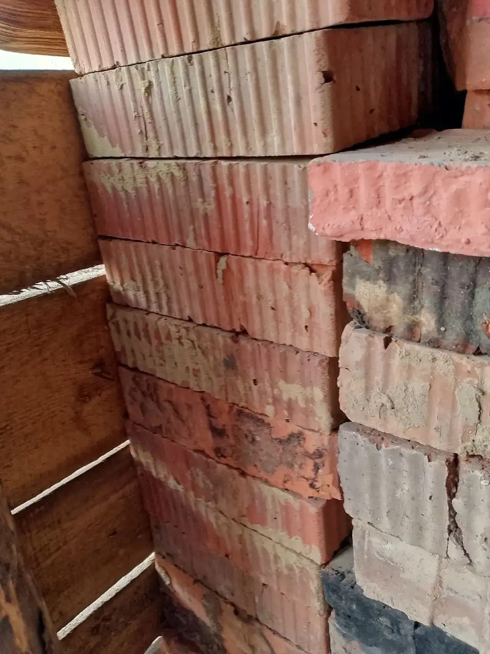 Продажа кирпича красного печного - Строительные материалы (Для дома и дачи) в Иркутск