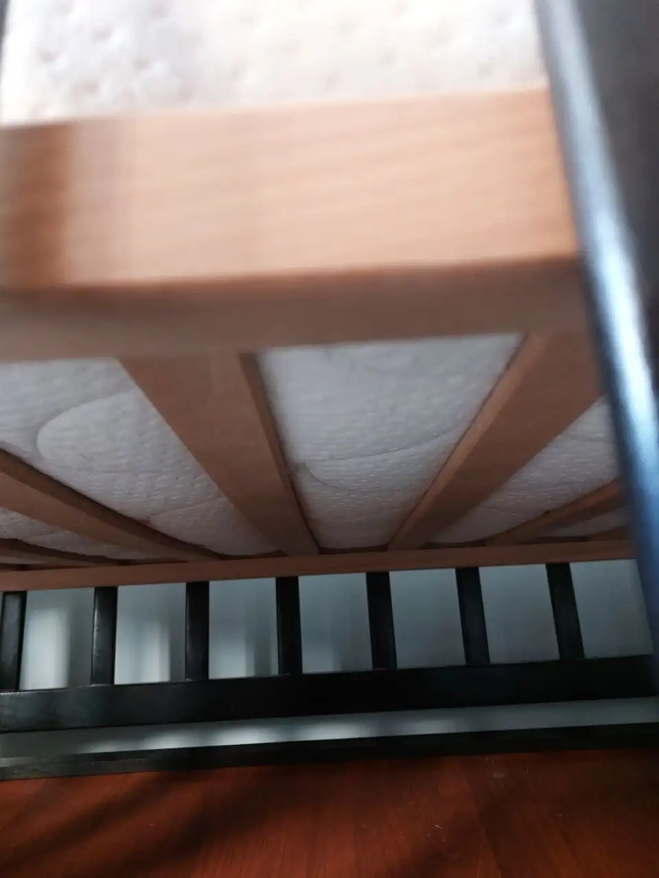 Продажа детской кровати с матрасом из массива дерева - Мебель (Товары для детей) в Иркутск