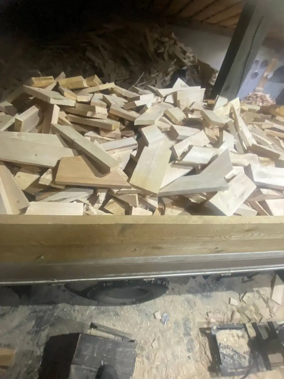 Обрезки древесины разных пород - Строительные материалы (Для дома и дачи) в Иркутск