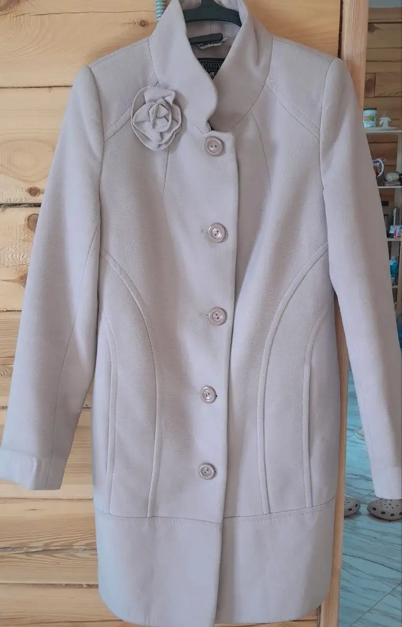 Пальто р.44 - Верхняя одежда (Одежда) в Иркутск