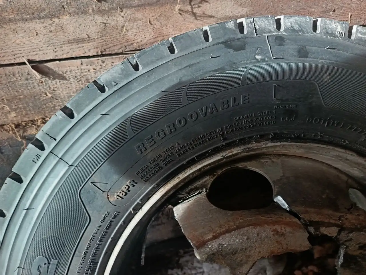Грузовой балон Sailun 215/75 R17 5 тоник - Шины и диски (Авто) в Иркутск