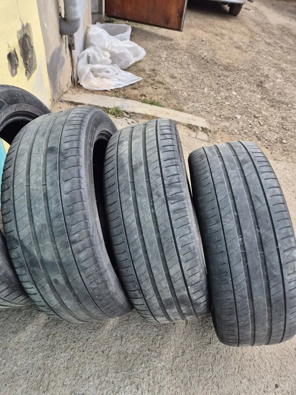 Продажа летней резины 225/50/18 - Шины (Авто) в Иркутск