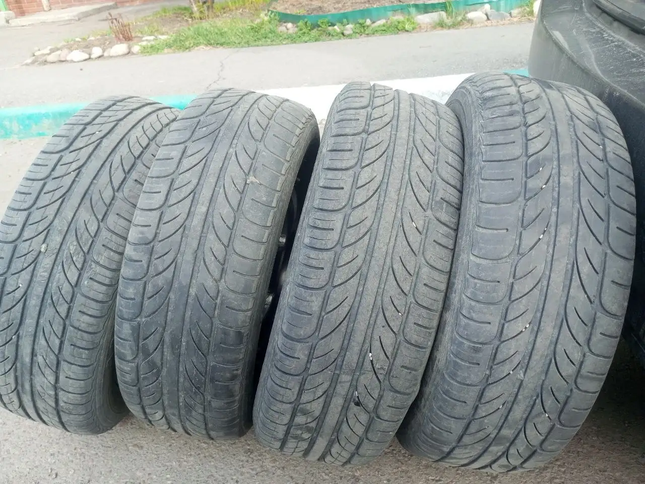 Продам комплект литья R16 5:100 на летней резине 205/60 - Авто в Иркутск