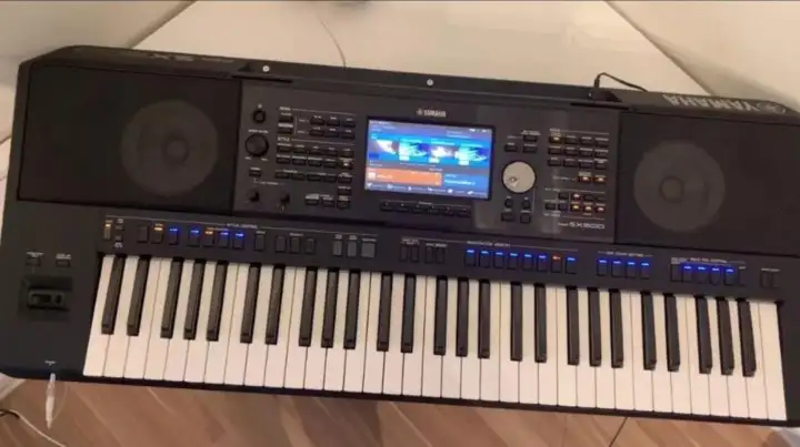 Продам синтезатор Yamaha SX700 - Музыкальные инструменты (Электроника) в Иркутск
