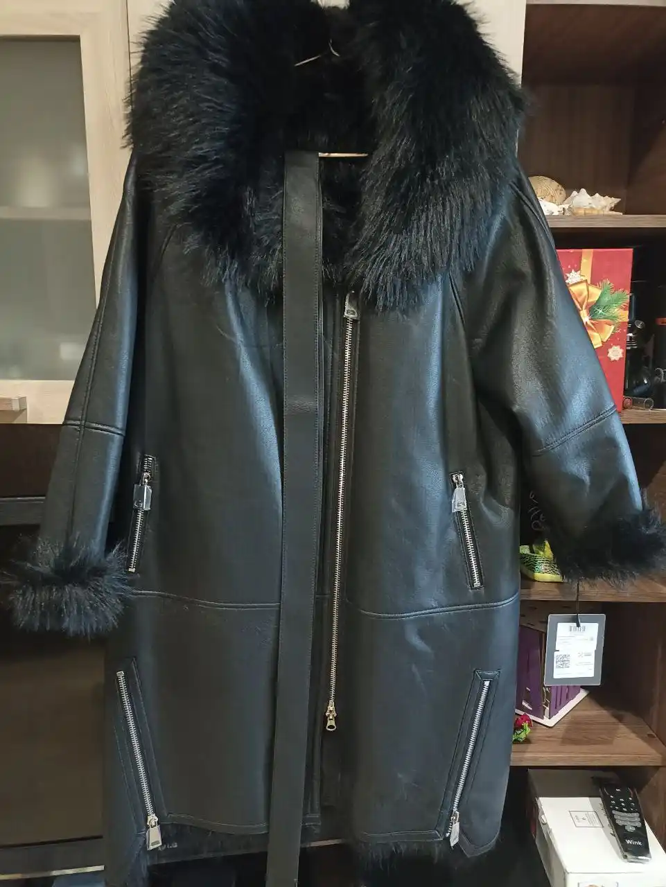 Женская и мужская одежда и обувь