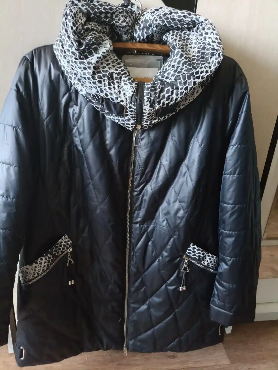 Женская и мужская одежда и обувь