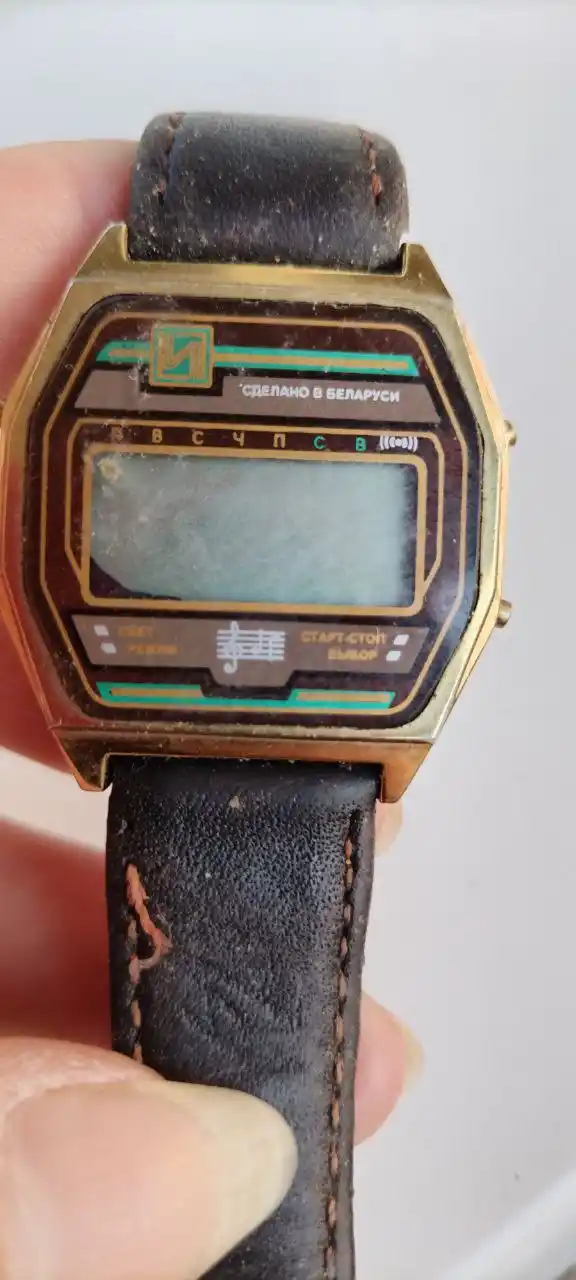 Продаю часы СССР мужские на запчасти или в коллекцию