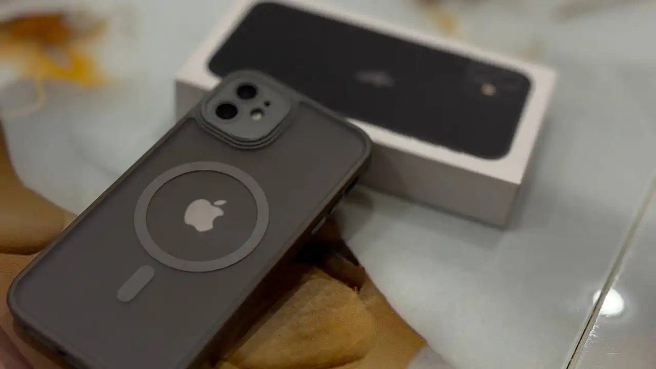 Продам айфон 11 на 128Гб