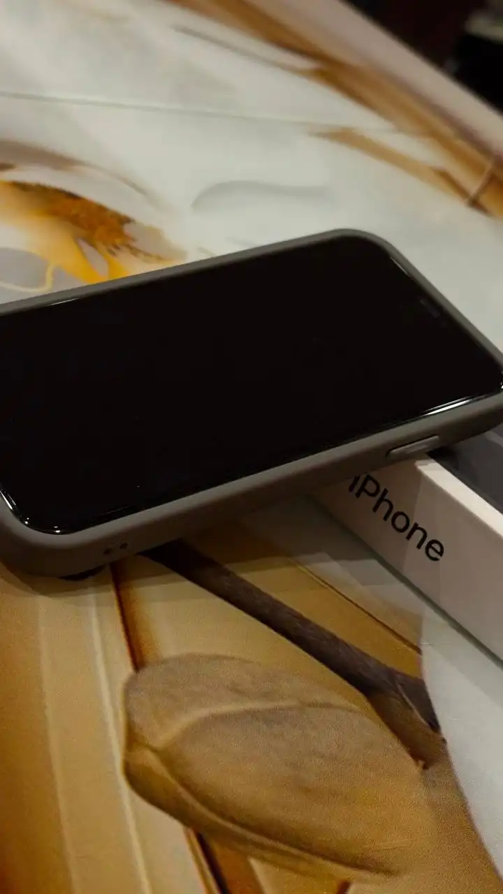 Продам айфон 11 на 128Гб