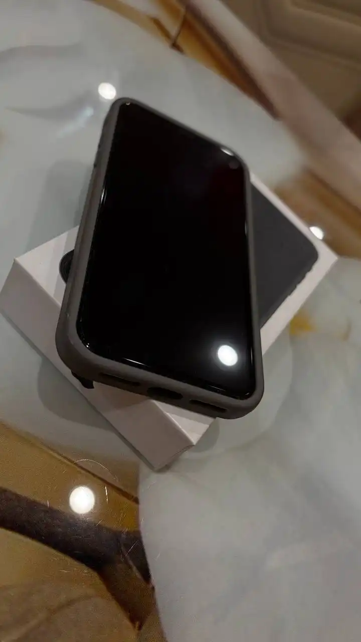 Продам айфон 11 на 128Гб