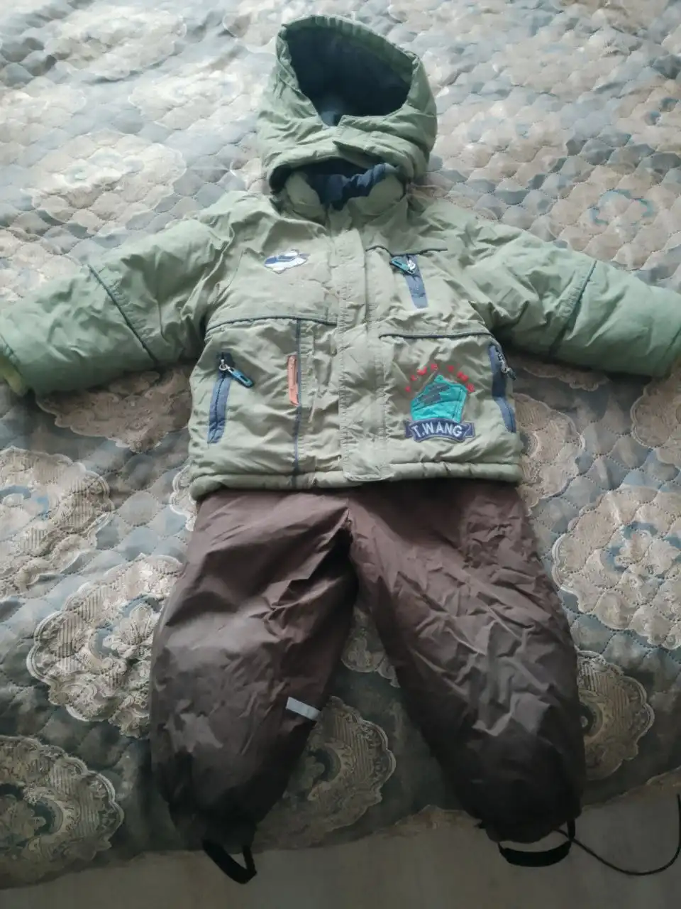 Продам зимний костюм