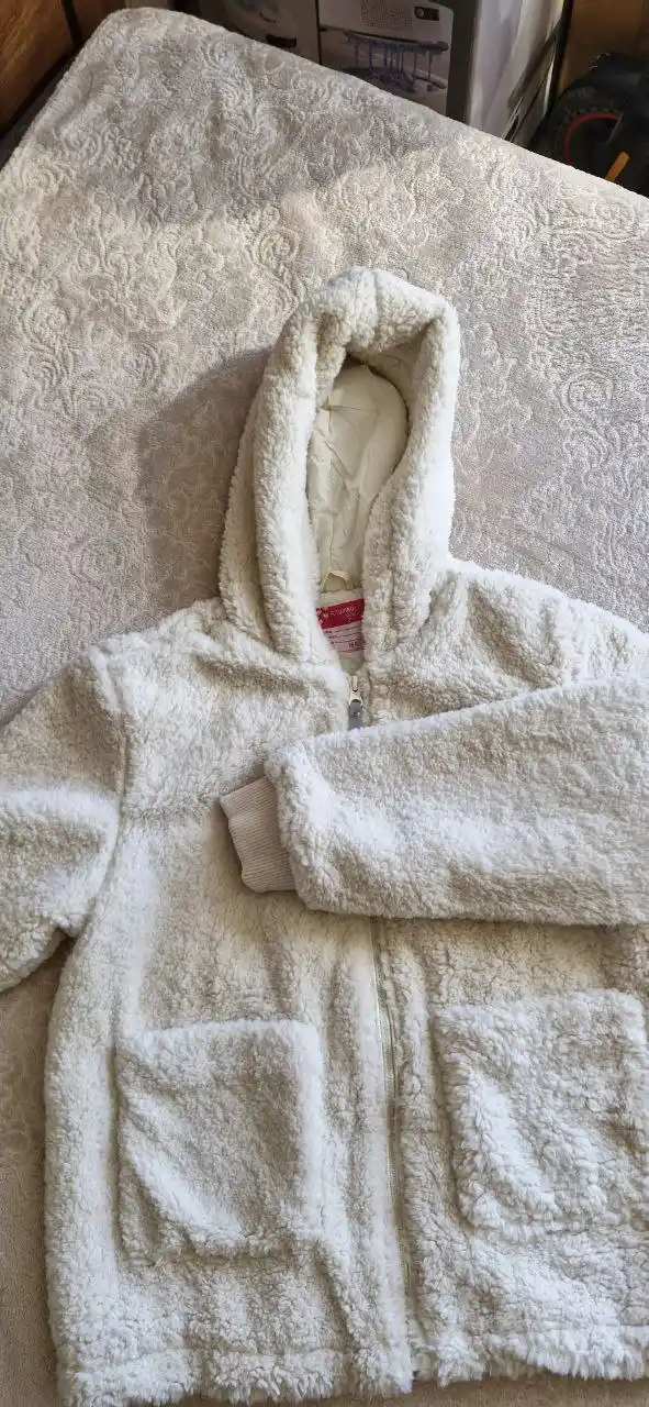 Продам новые меховые курточки на подростка