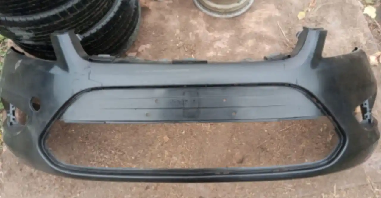 Продам резину р15 и бампер ford focus 2