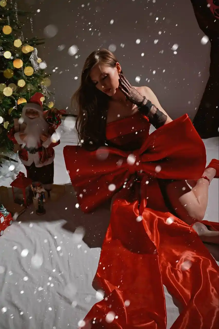 Фотосессия с большим красным бантом