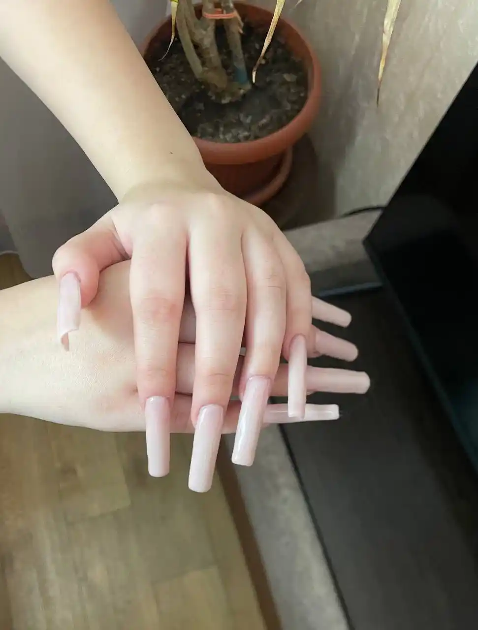 Услуги маникюра для моделей