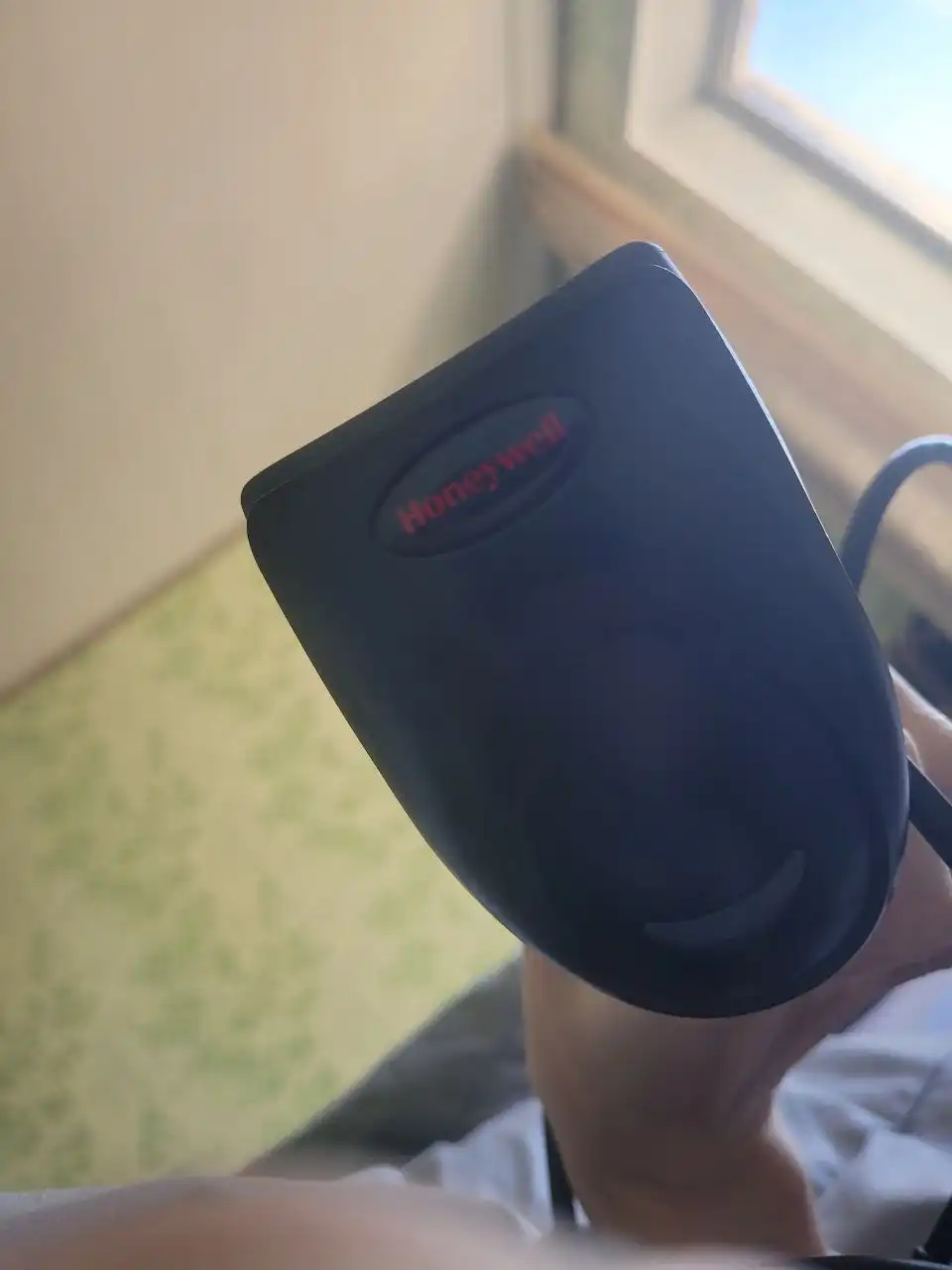 Продам проводной сканер штрихкодов