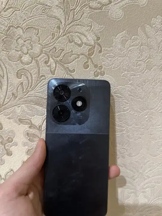 Продам Tecno Spark 20c 8/128 гб