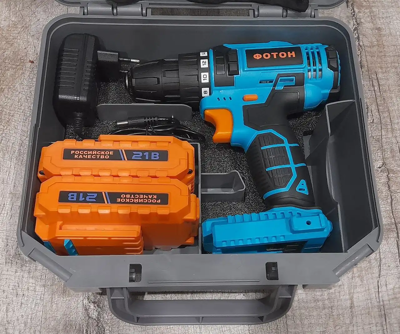 Шуруповерт аккумуляторный новый
