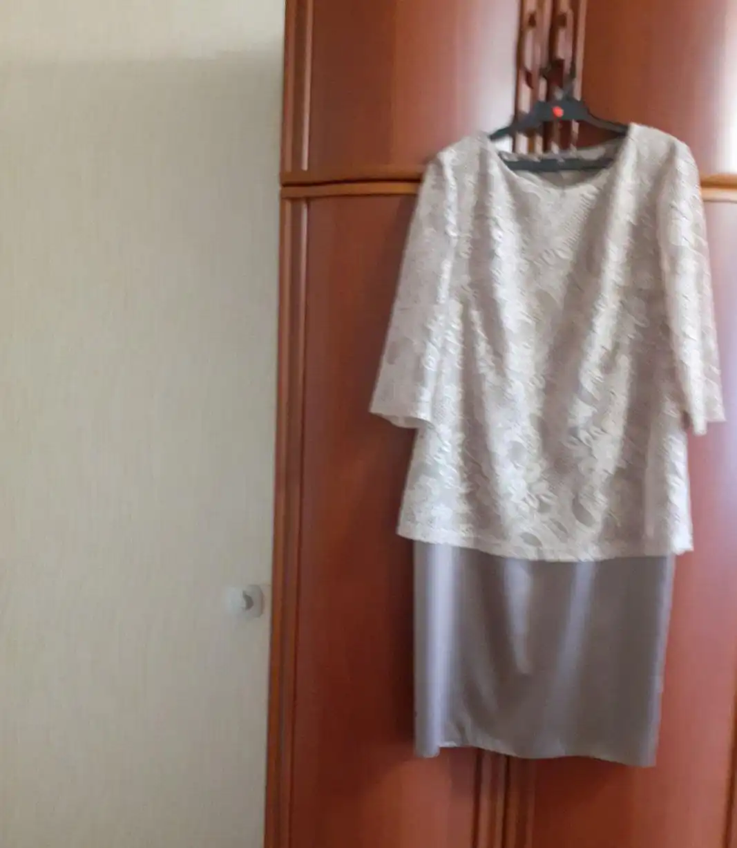 Продам платье размер 52