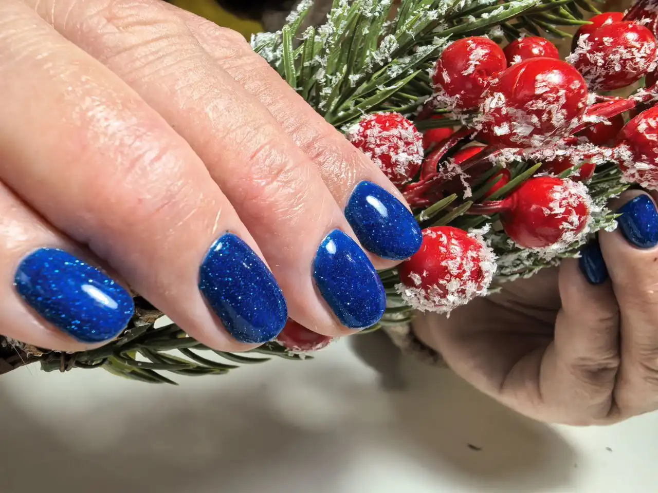 Требуются модели на наращивание или маникюр