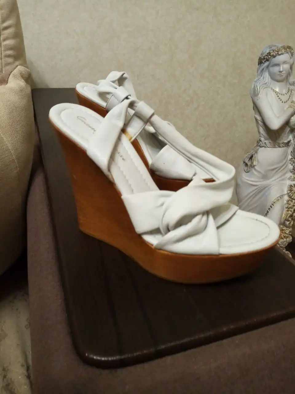 Отдам за шоколадку