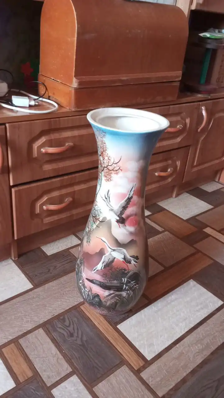 Отдам большую вазу бесплатно