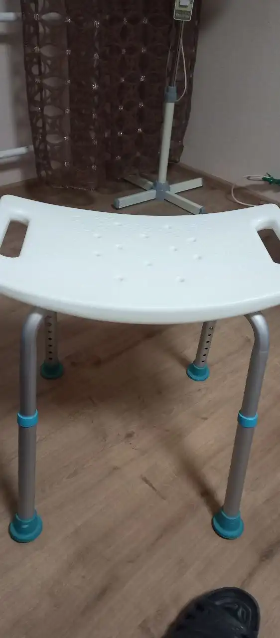 Стул в ванную