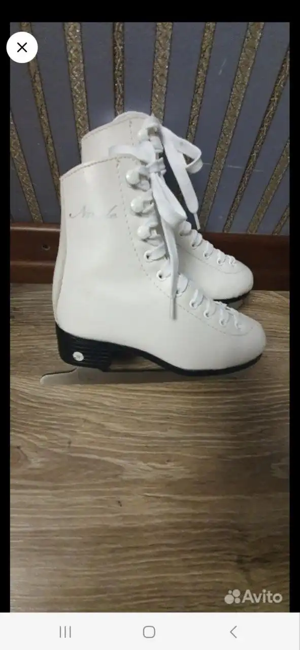 Продажа коньков и клюшки для хоккея
