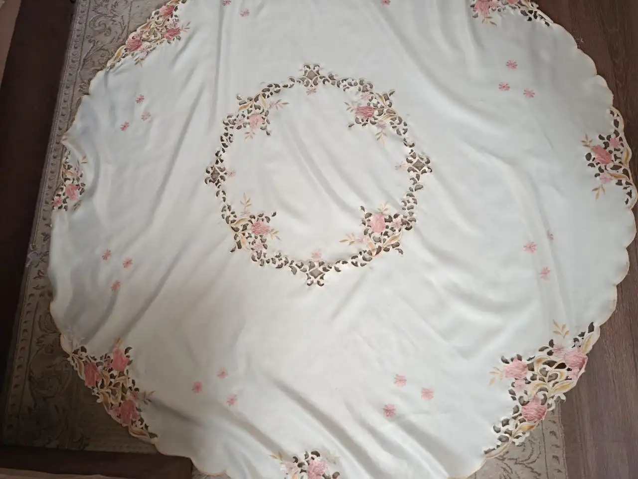 Продам скатерть