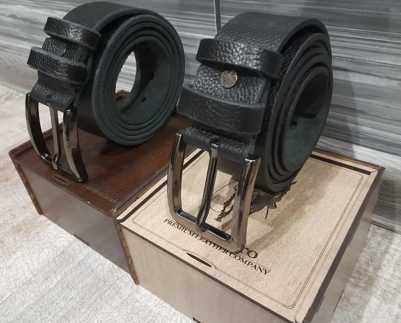 Новые ремни из натуральной кожи в подарочной коробке