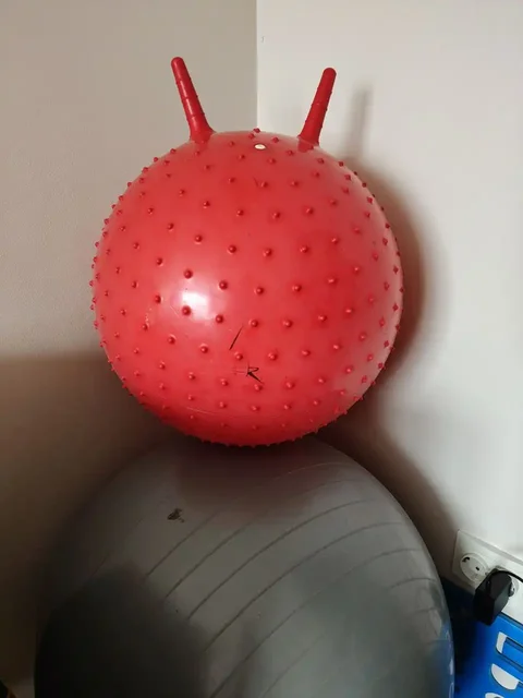 Мяч для малышей и фитбол - Барахолка в Орск-Новотроицк