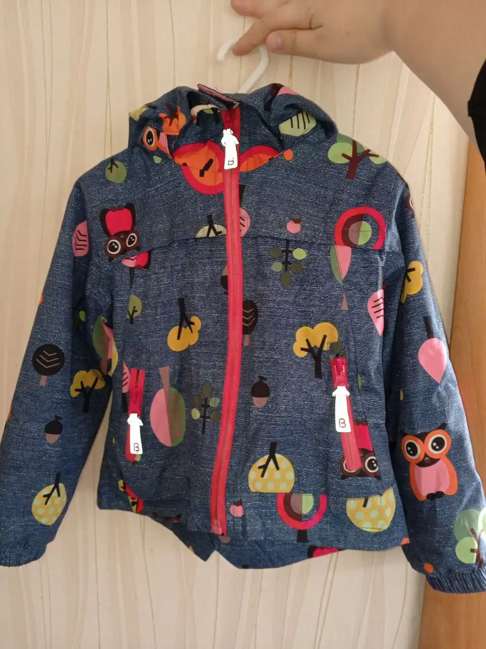 Детская одежда: ветровка, комбинезон, шапка с варежками - Одежда для детей (Товары для детей) в Новотроицк